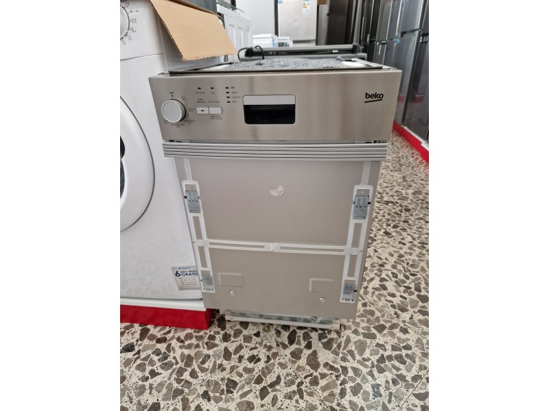 Lavastoviglie Beko Slim da incasso DSS05011X